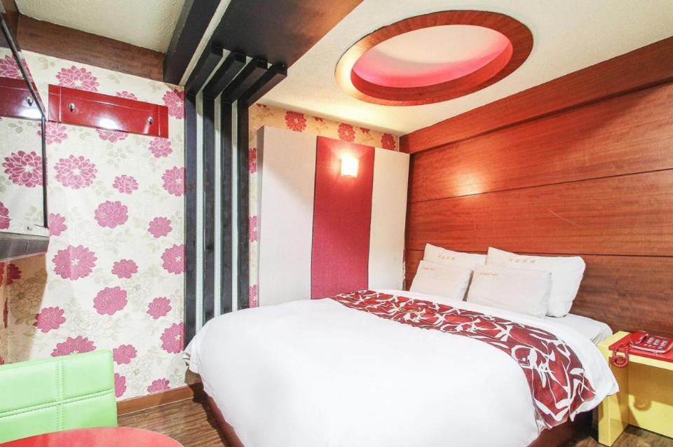 Couple Motel Сеул Екстериор снимка
